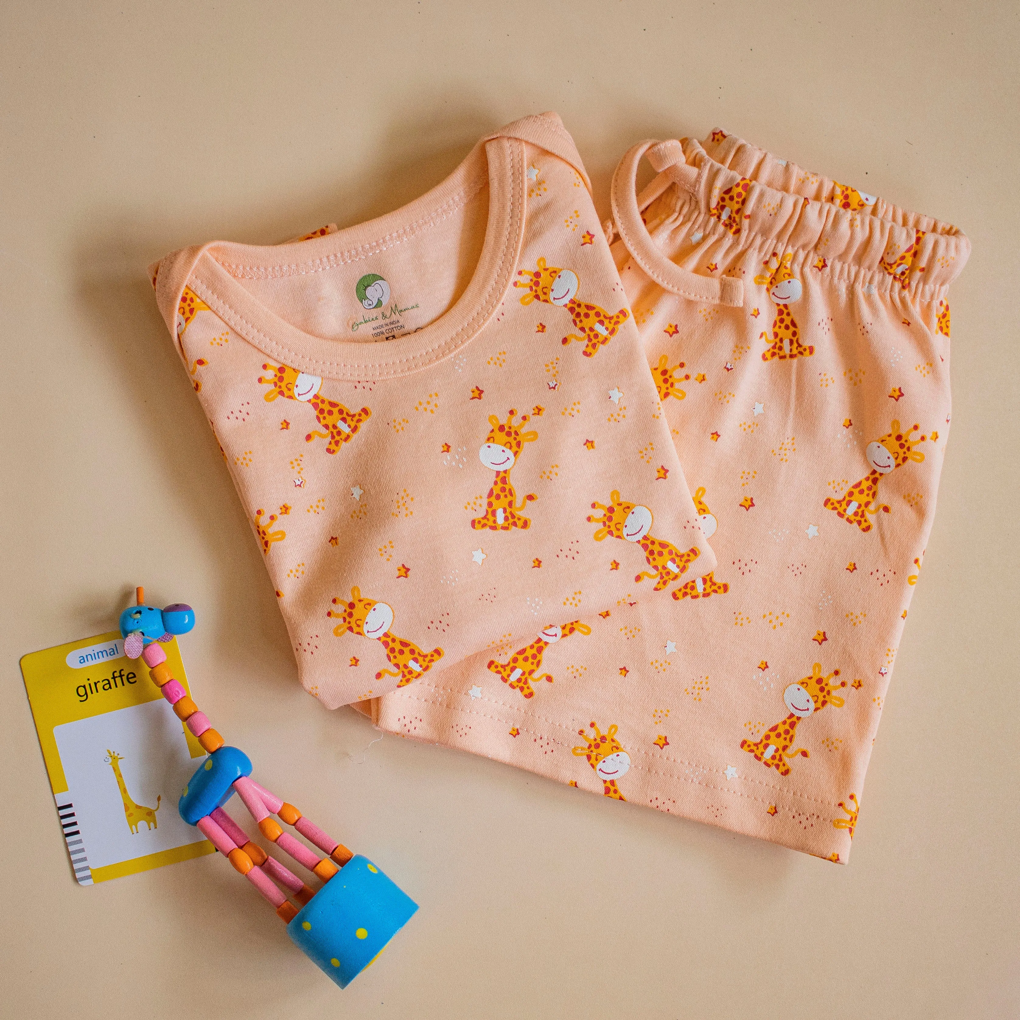Giraffe T-Shirt With Shorts