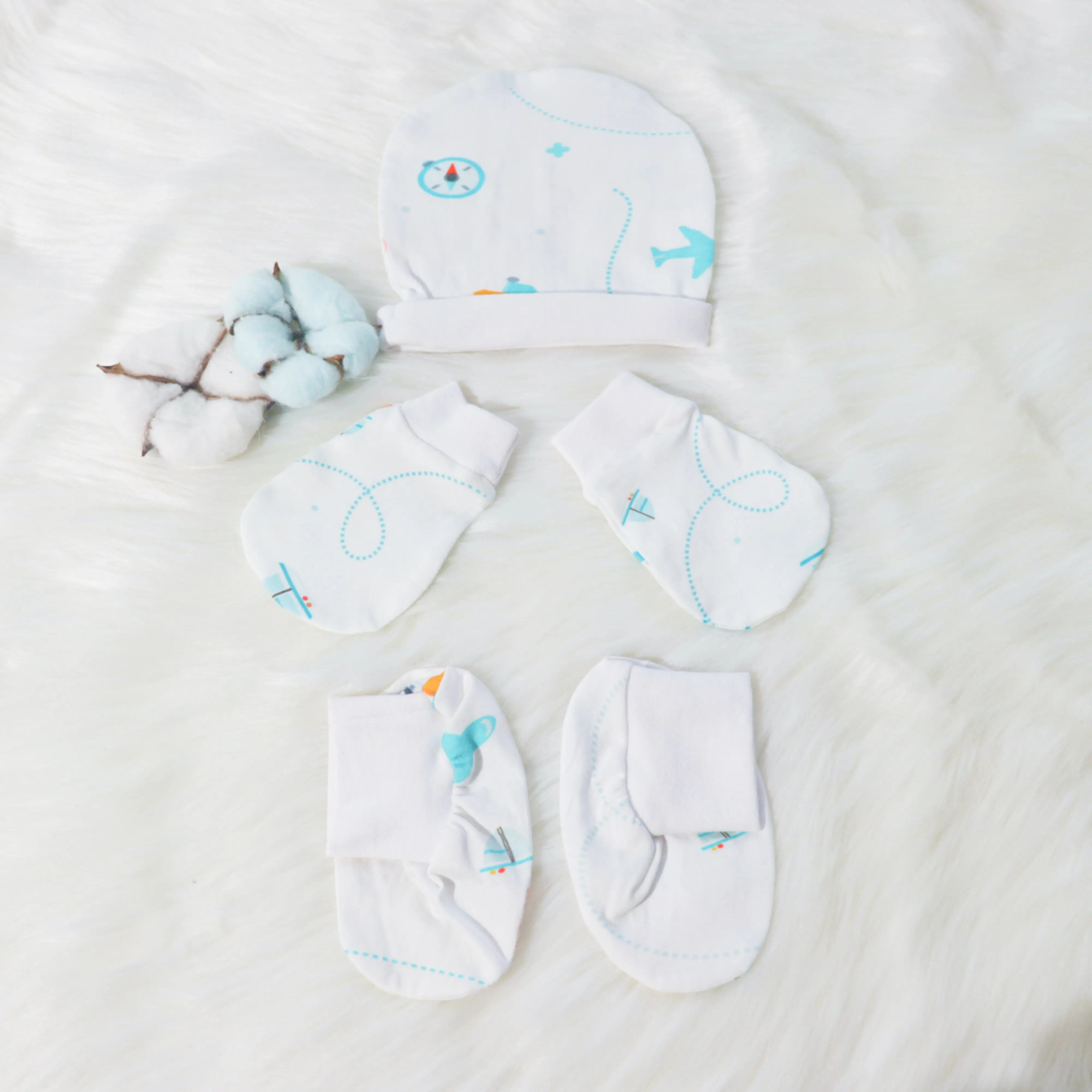 Lil Travellers - Newborn Bodysuits Bundle