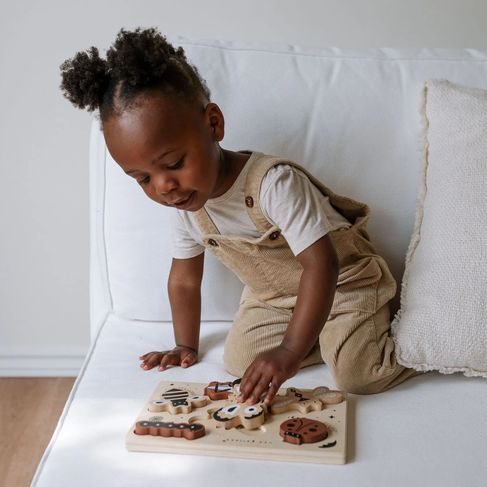 Wooden Tray Puzzle - Bugs by Wee Gallery