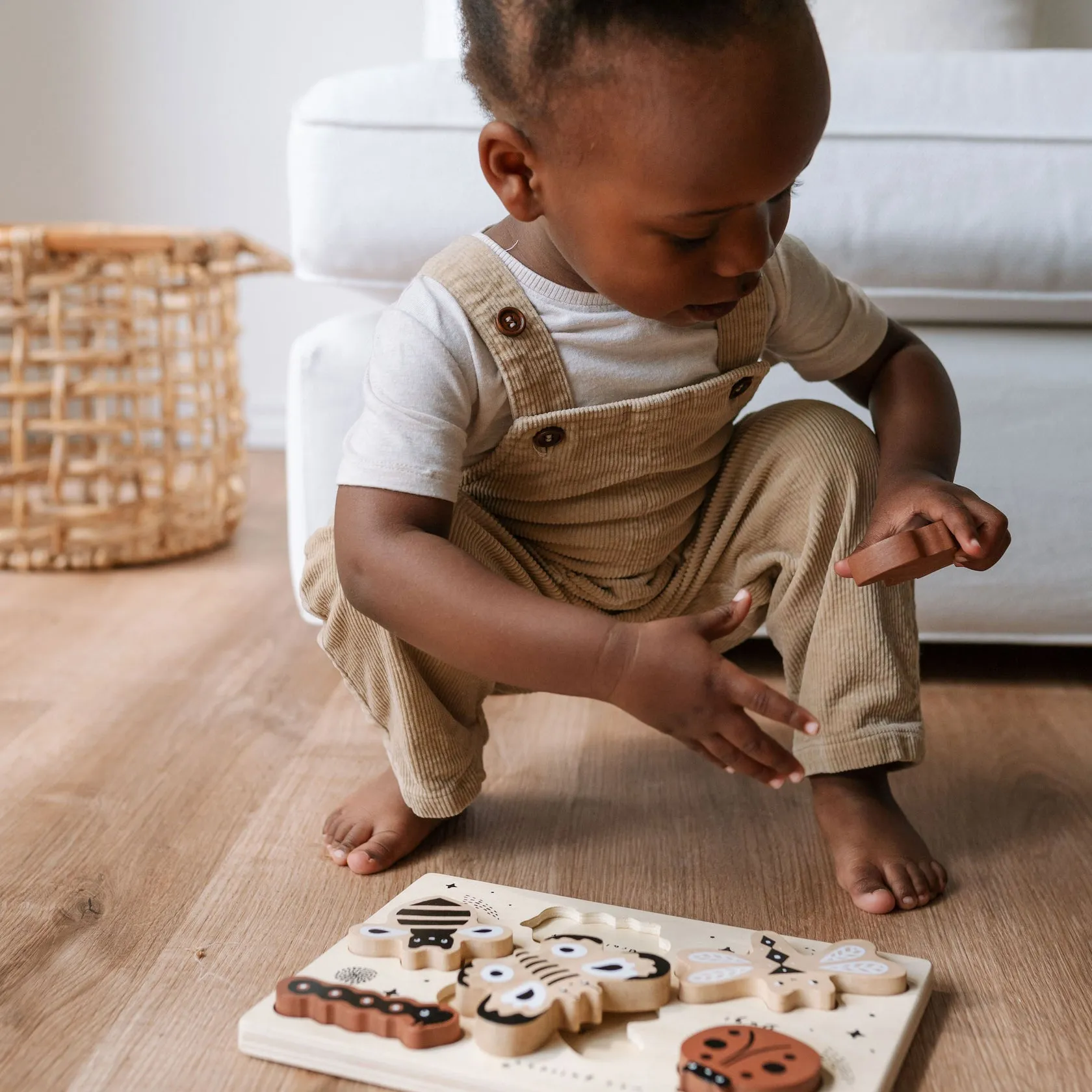 Wooden Tray Puzzle - Bugs by Wee Gallery